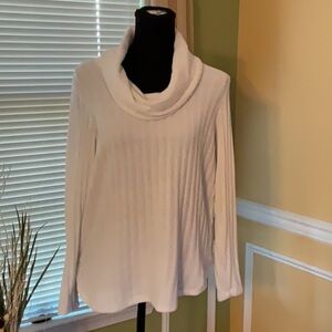 Ruby Rd Petite Ivory Cowl Neck light weight sweater in great condition. Size PM.